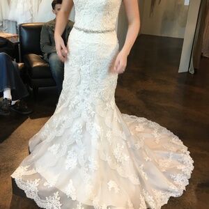 Wedding Dress Size 10 - AMAZING!